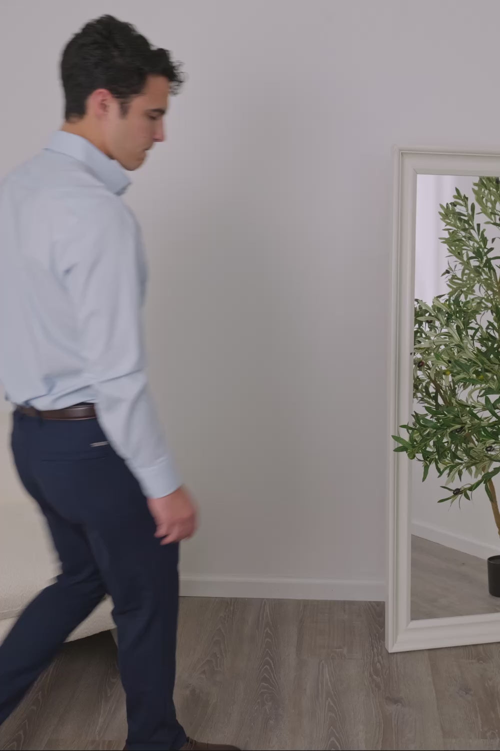 Load video: Hybrid Wool Pants // Navy Puppytooth